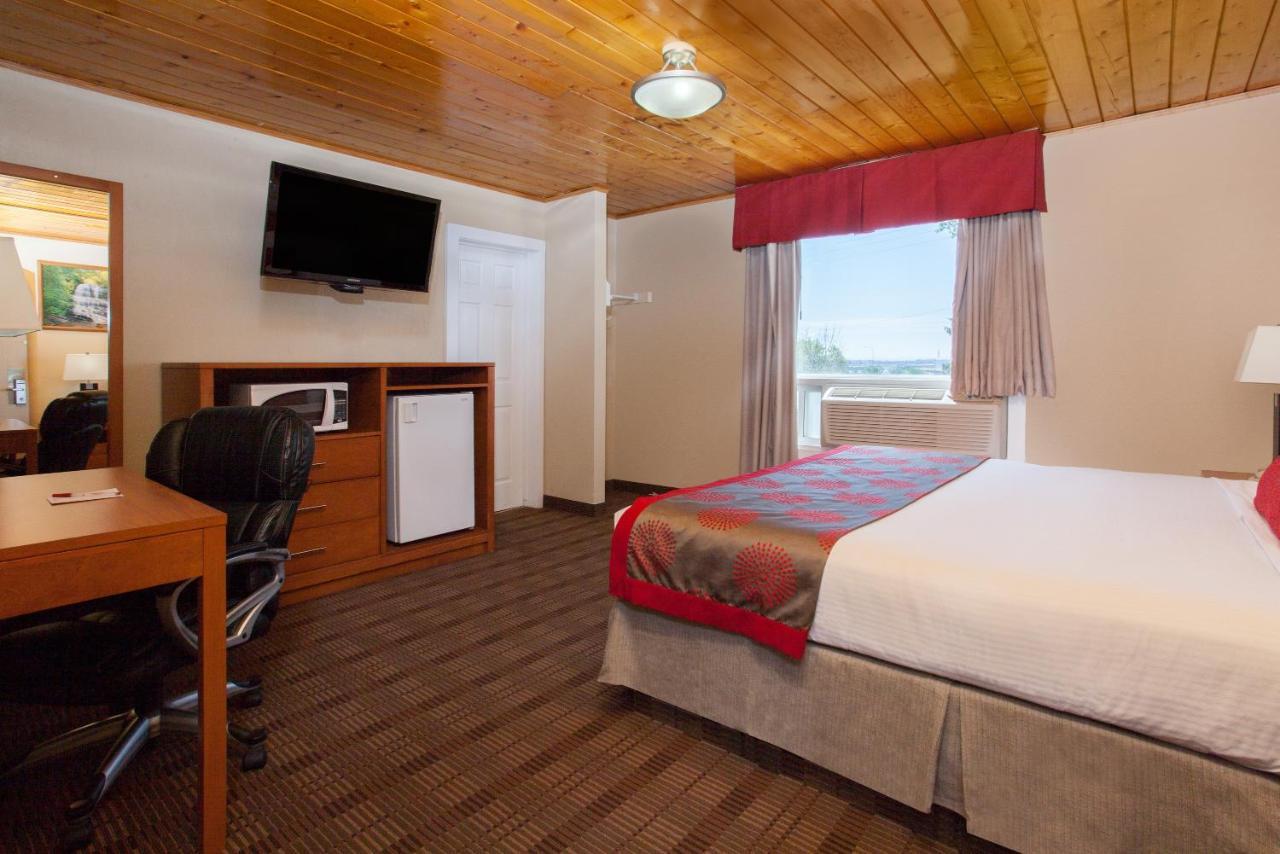 Econo Lodge Inn & Suites Medicine Hat Extérieur photo