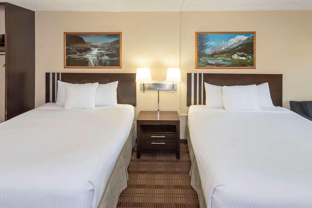 Econo Lodge Inn & Suites Medicine Hat Chambre photo