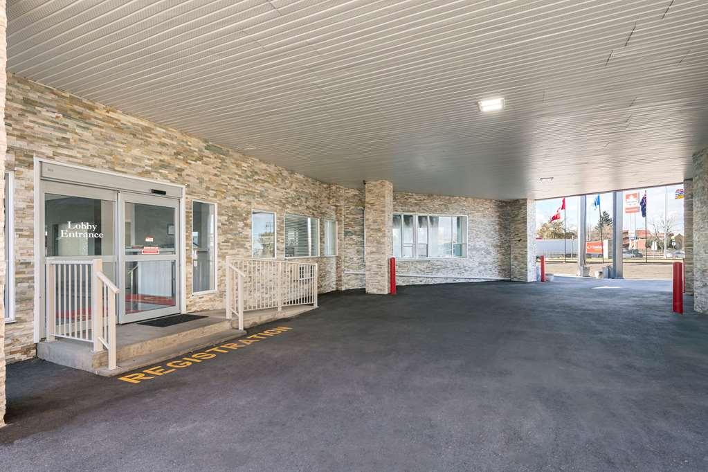 Econo Lodge Inn & Suites Medicine Hat Extérieur photo
