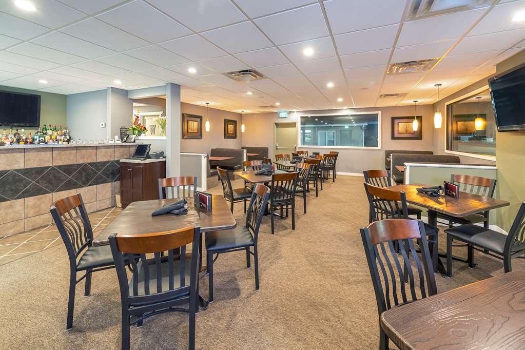 Econo Lodge Inn & Suites Medicine Hat Restaurant photo